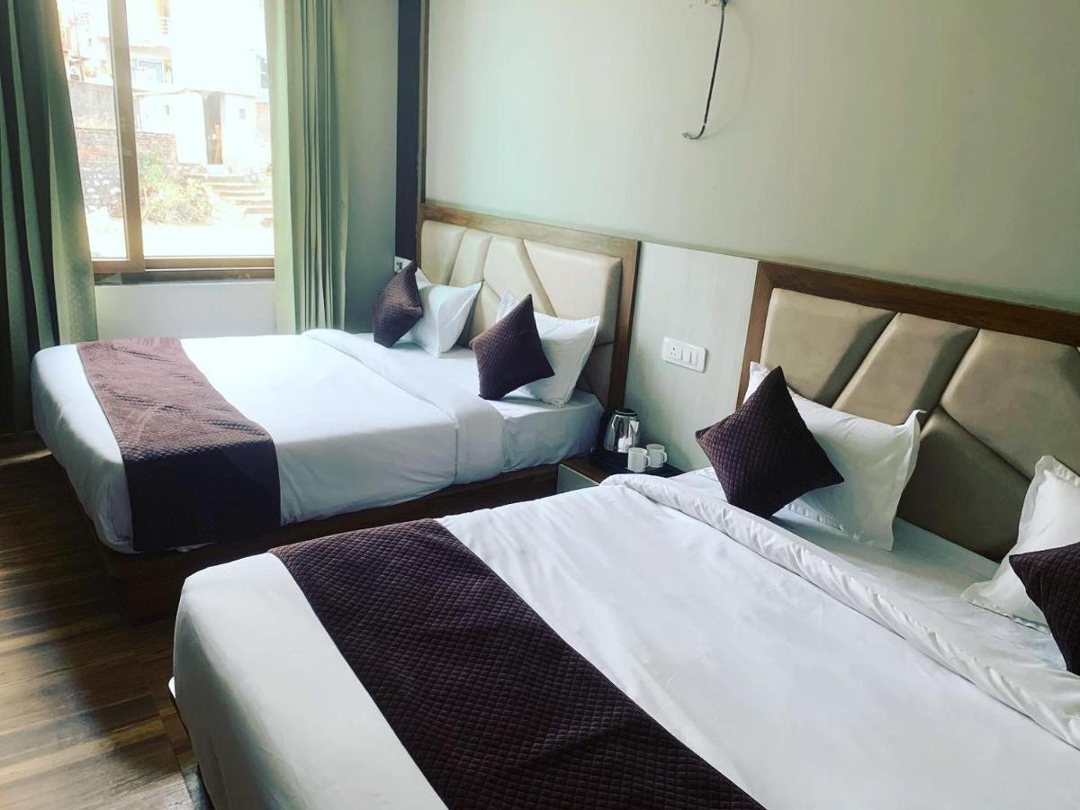 Hotel & Hostel Vimal Ganga Ришикеш Экстерьер фото