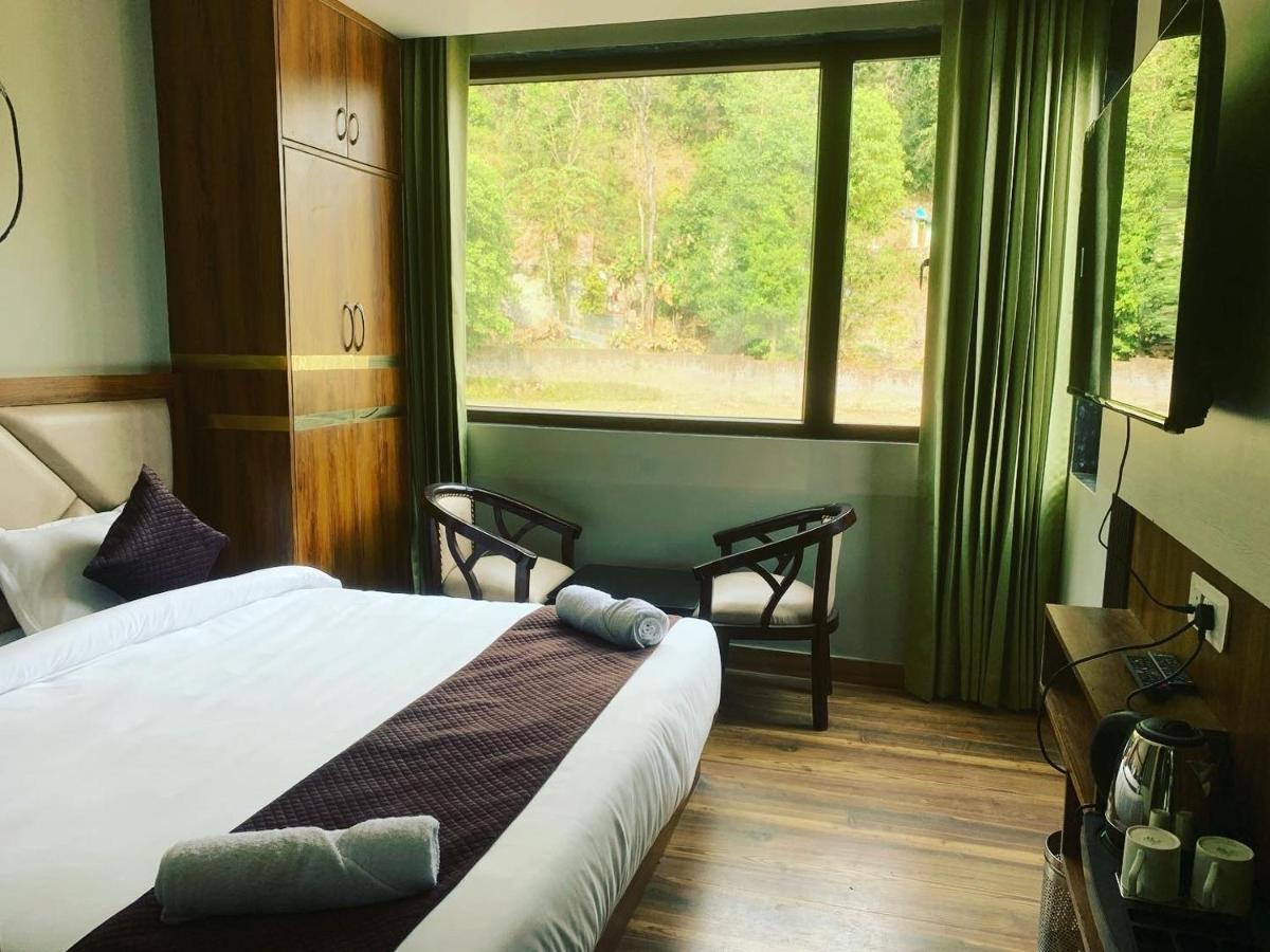 Hotel & Hostel Vimal Ganga Ришикеш Экстерьер фото