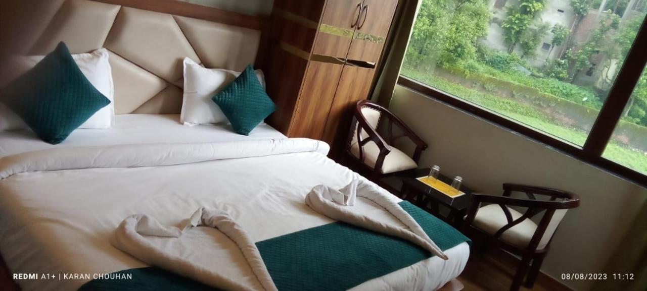 Hotel & Hostel Vimal Ganga Ришикеш Экстерьер фото