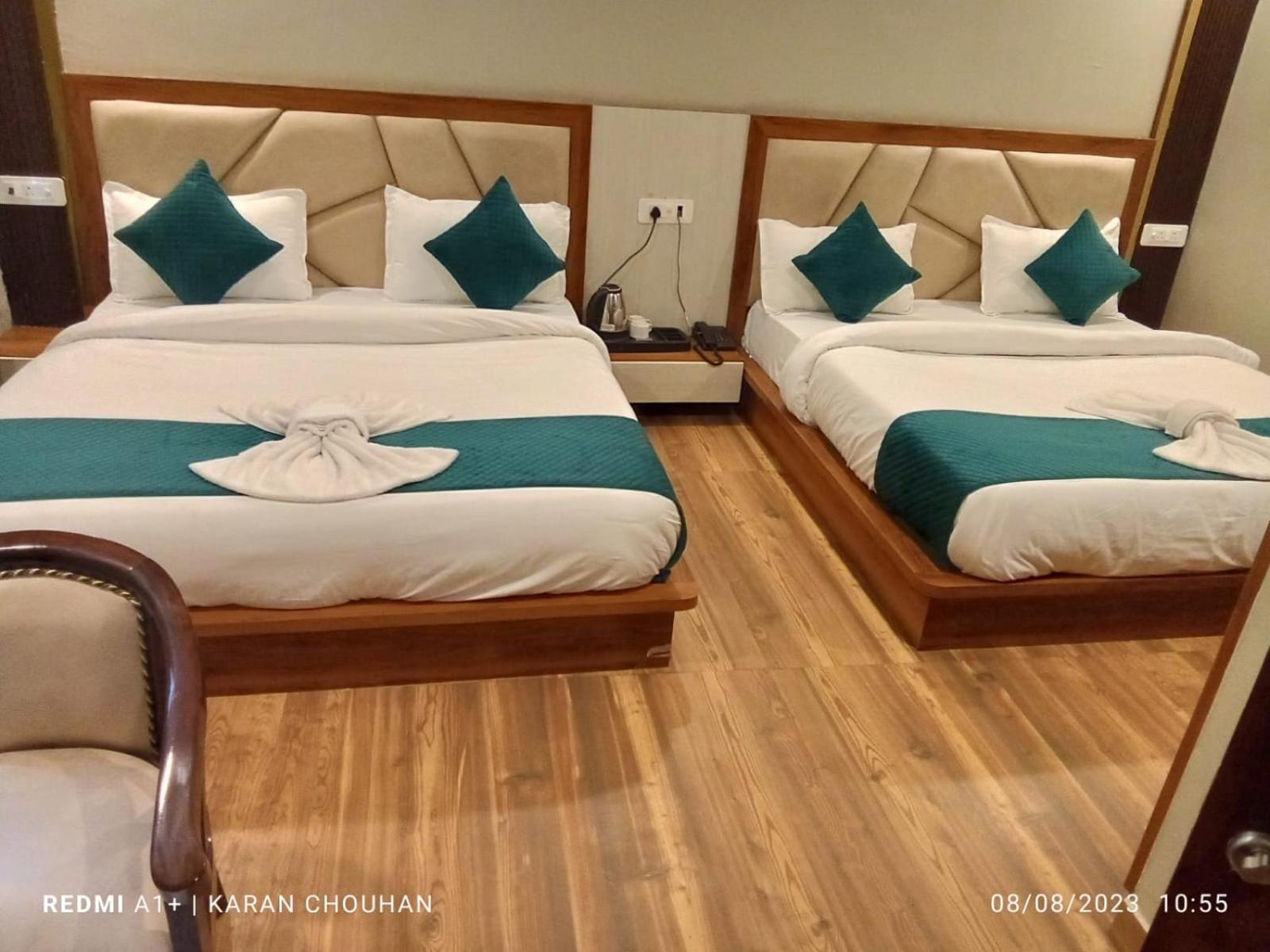 Hotel & Hostel Vimal Ganga Ришикеш Экстерьер фото