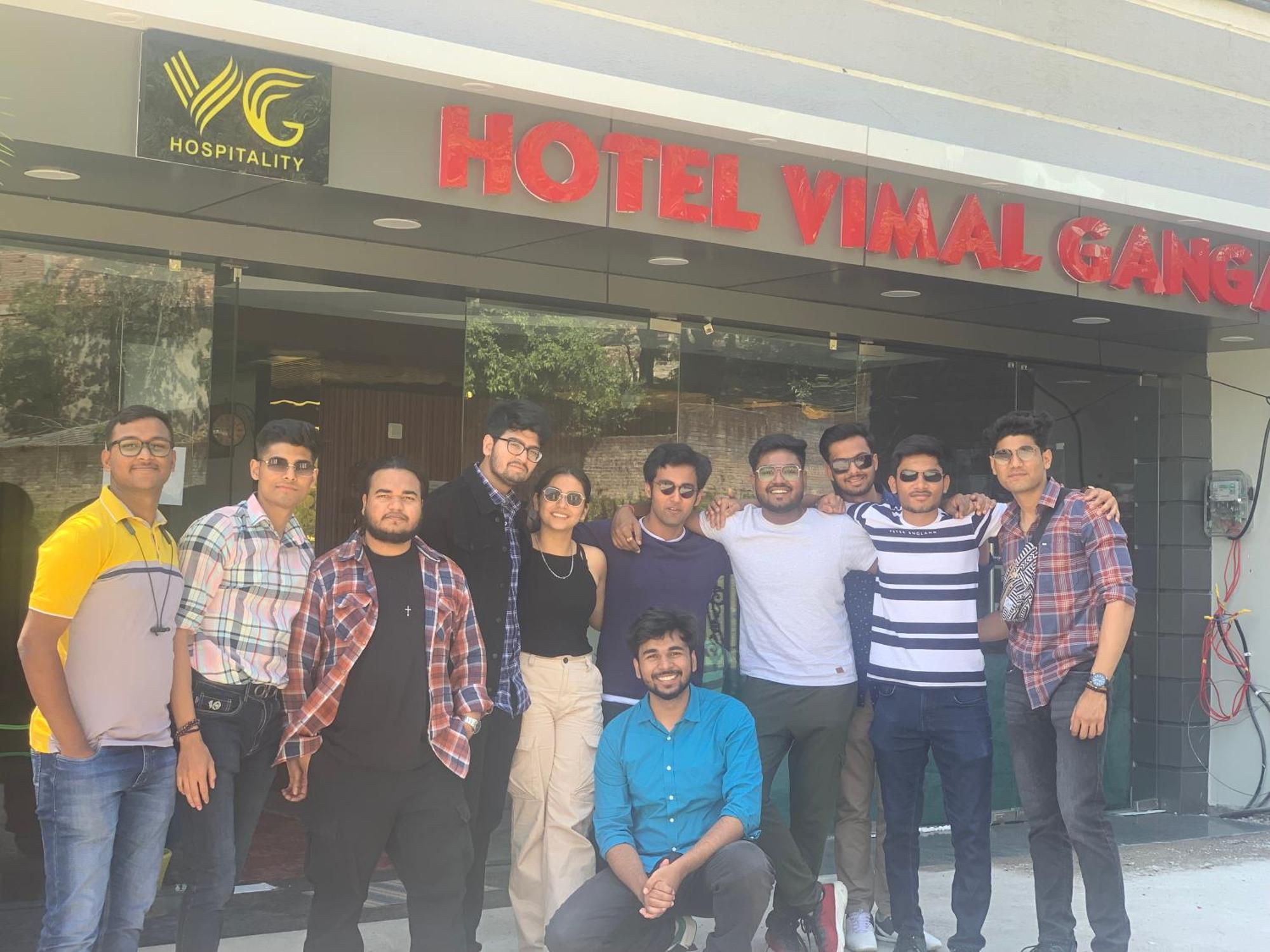 Hotel & Hostel Vimal Ganga Ришикеш Экстерьер фото