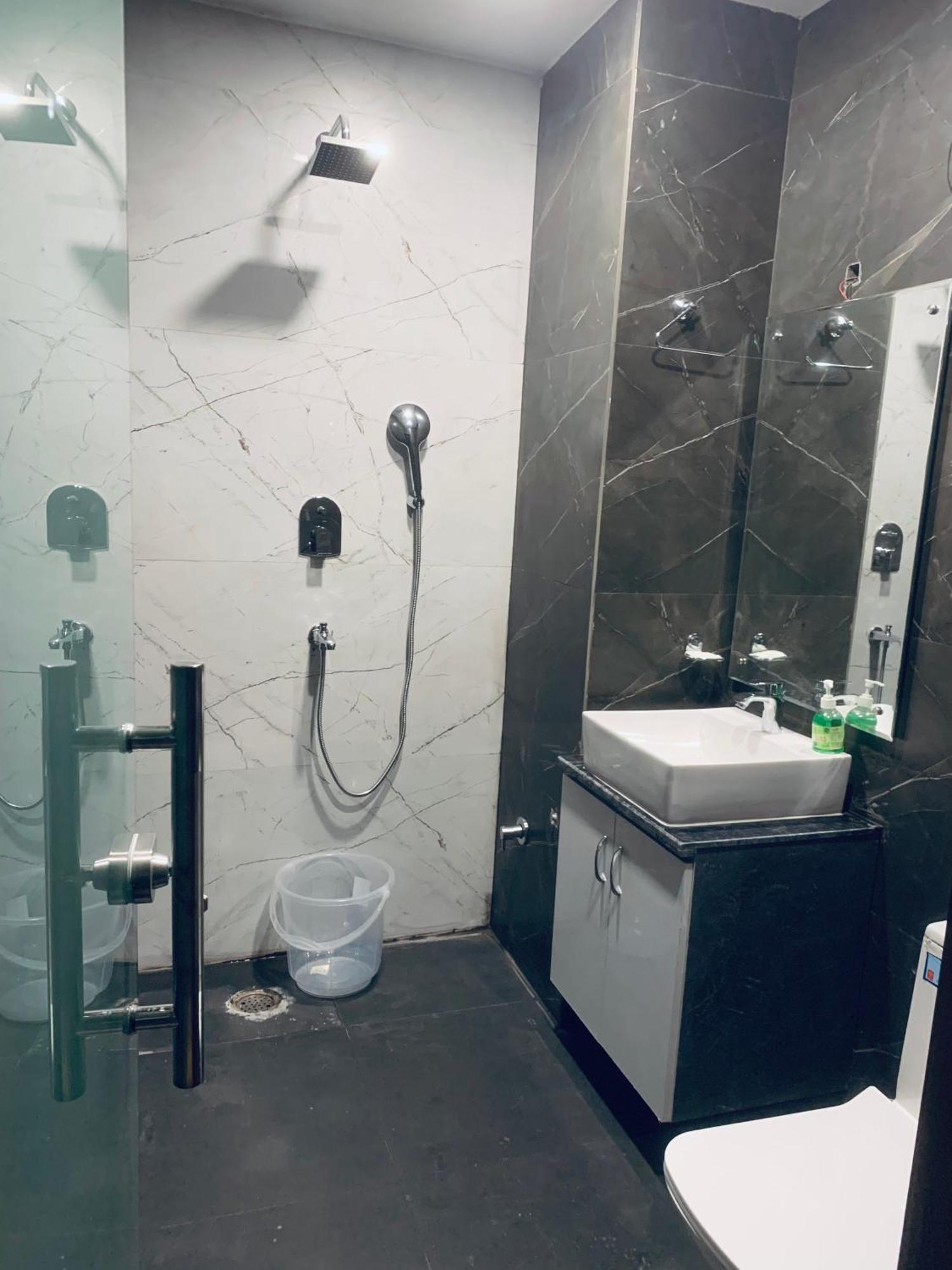 Hotel & Hostel Vimal Ganga Ришикеш Экстерьер фото
