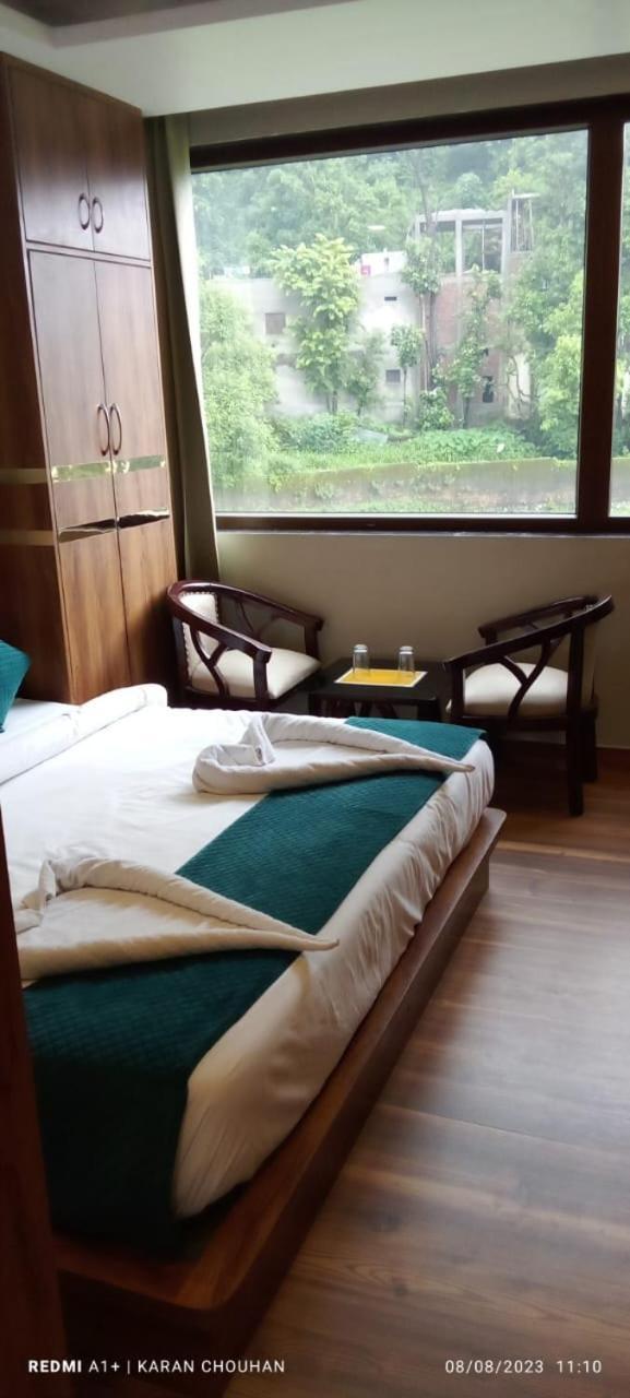 Hotel & Hostel Vimal Ganga Ришикеш Экстерьер фото